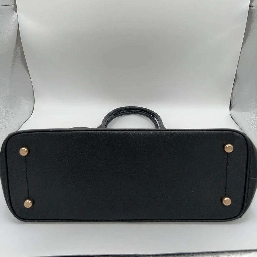 Coach Pebbled Leather Tote Bag Top Handle Black Gold Heart Charm Black Lining‎